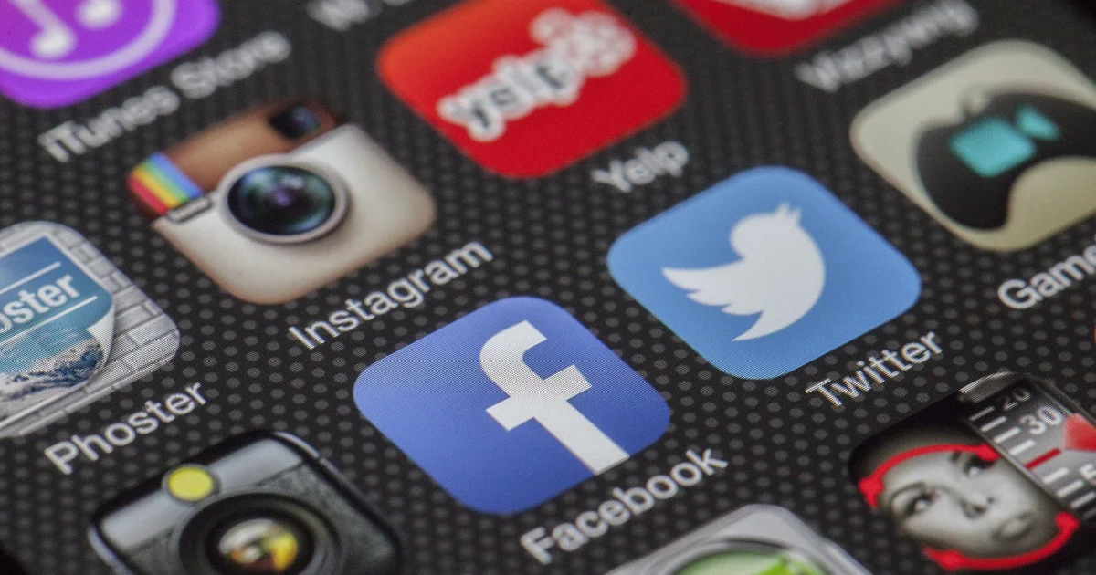 Instagram Offers YouTubers Up to $500,000 for Long-Form Features